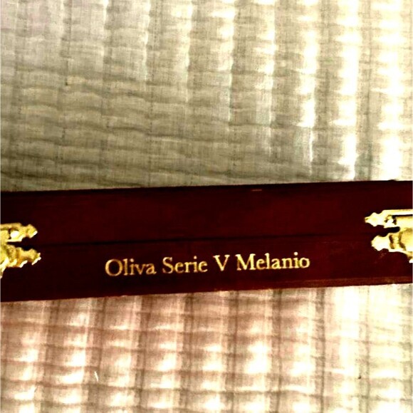 Olvia Serie V Melanio Wood Cigar Box - Picture 3 of 4